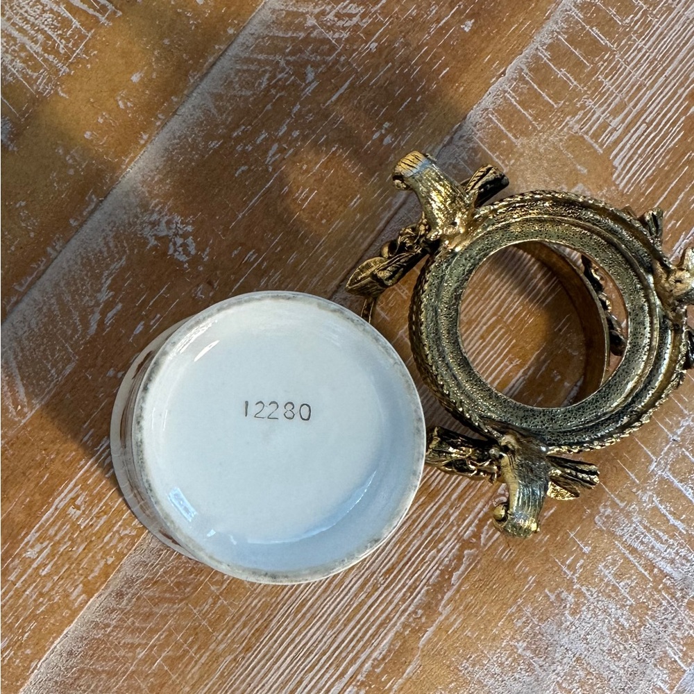 Vintage Stylebuilt Vanity Cup & Holder ⚜️ - Picture 5 of 10
